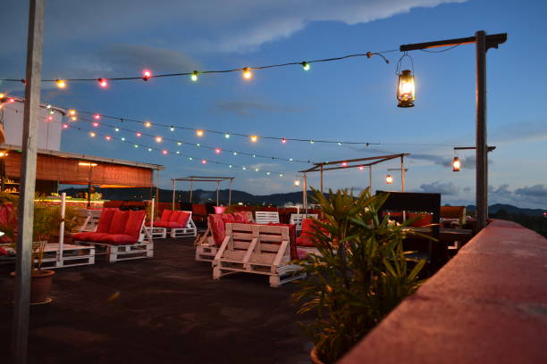 8.Vantage rooftop bar​