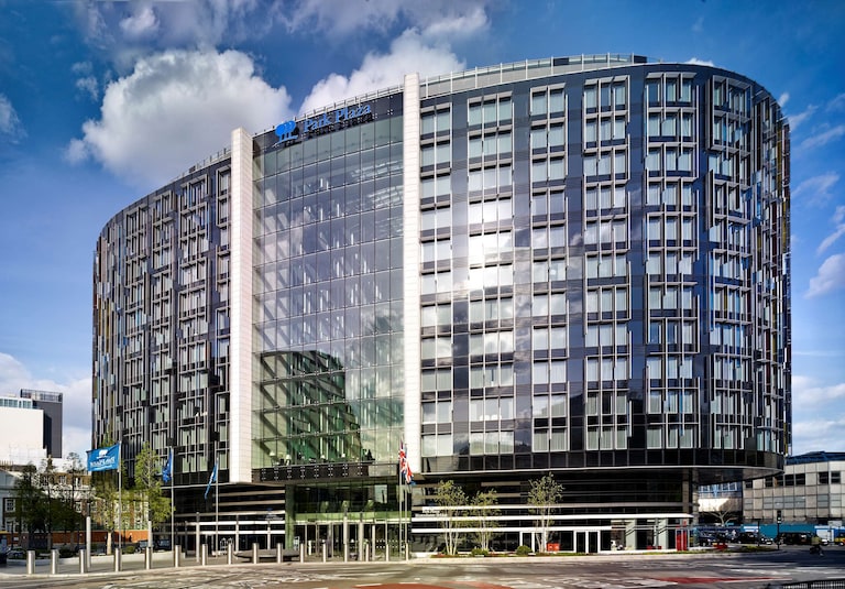 1.Park plaza Westminster hotel