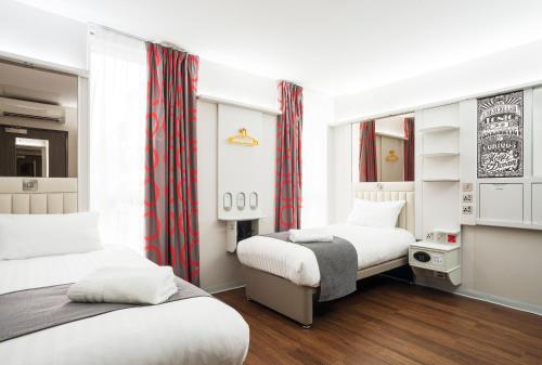 6.Point a hotel